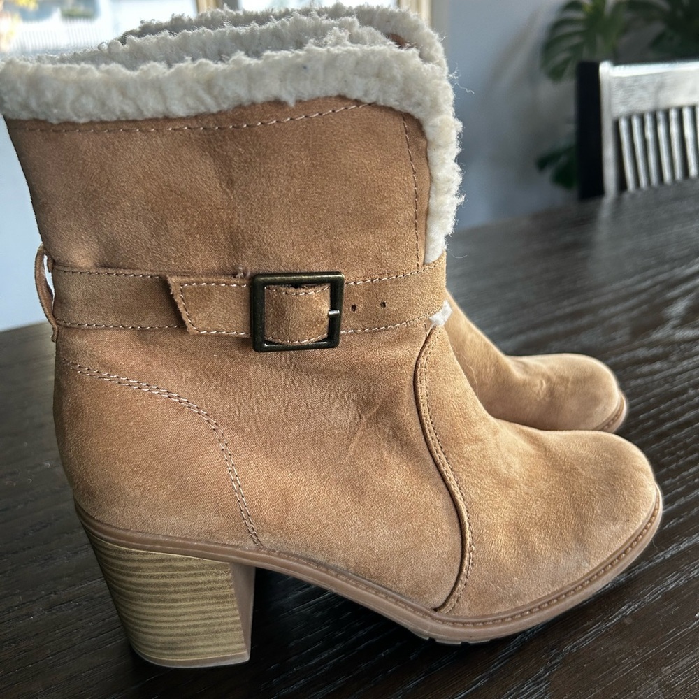 American Eagle by Payless yaz stone faux suede ankle bootie‎ Sherpa block heels